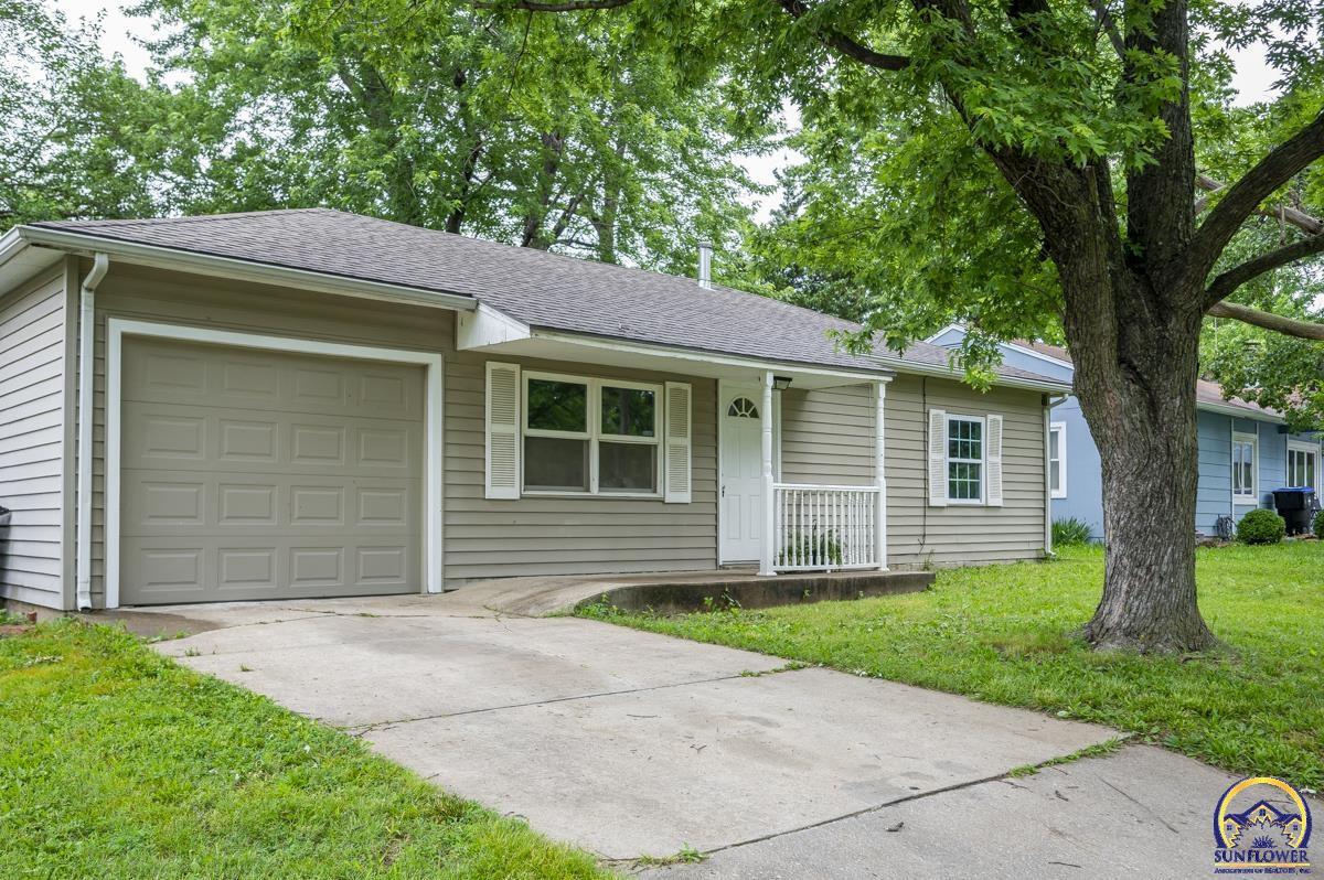 Property Photo:  3413 SW Kirklawn Ave  KS 66611 