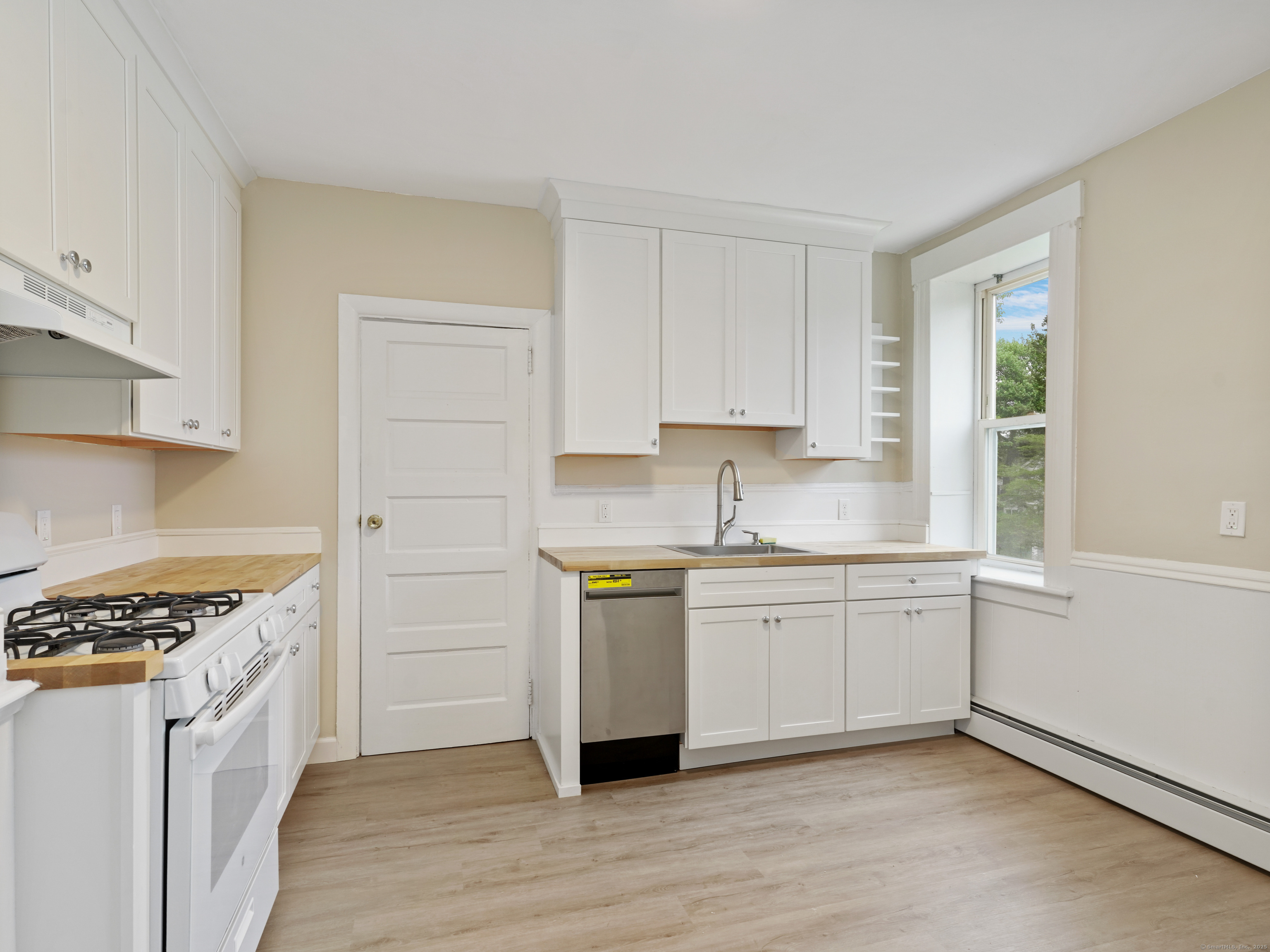 Property Photo: 86 Crane Street CT 06825
