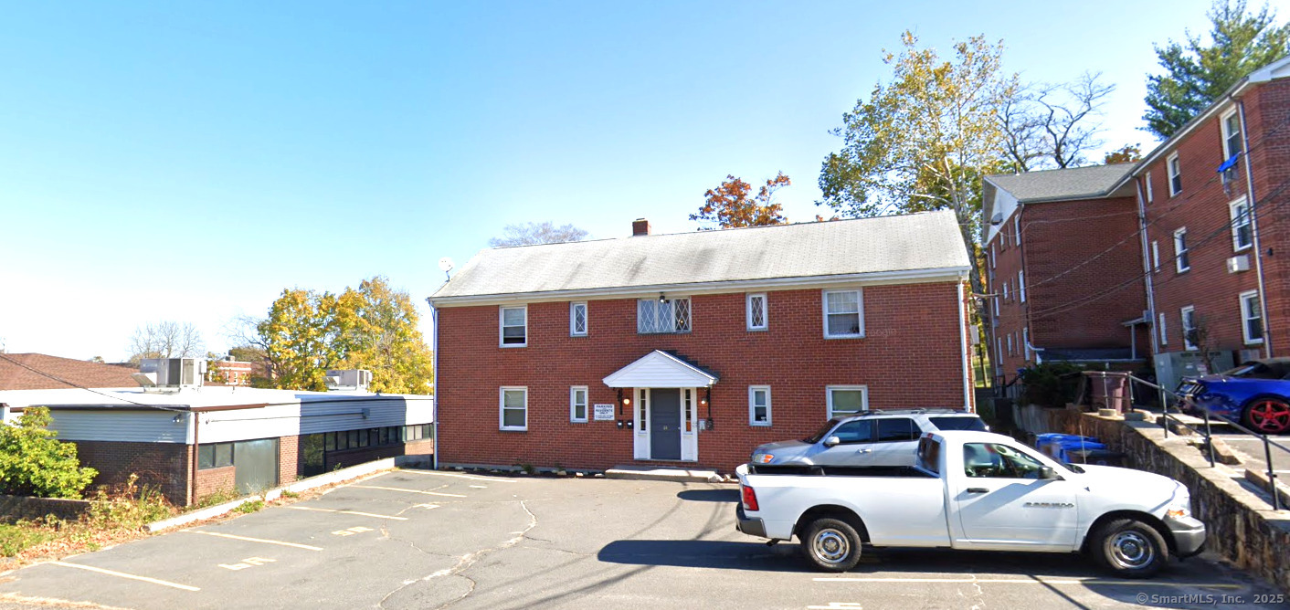 Property Photo: 14 Park Place Apt 4 CT 06052