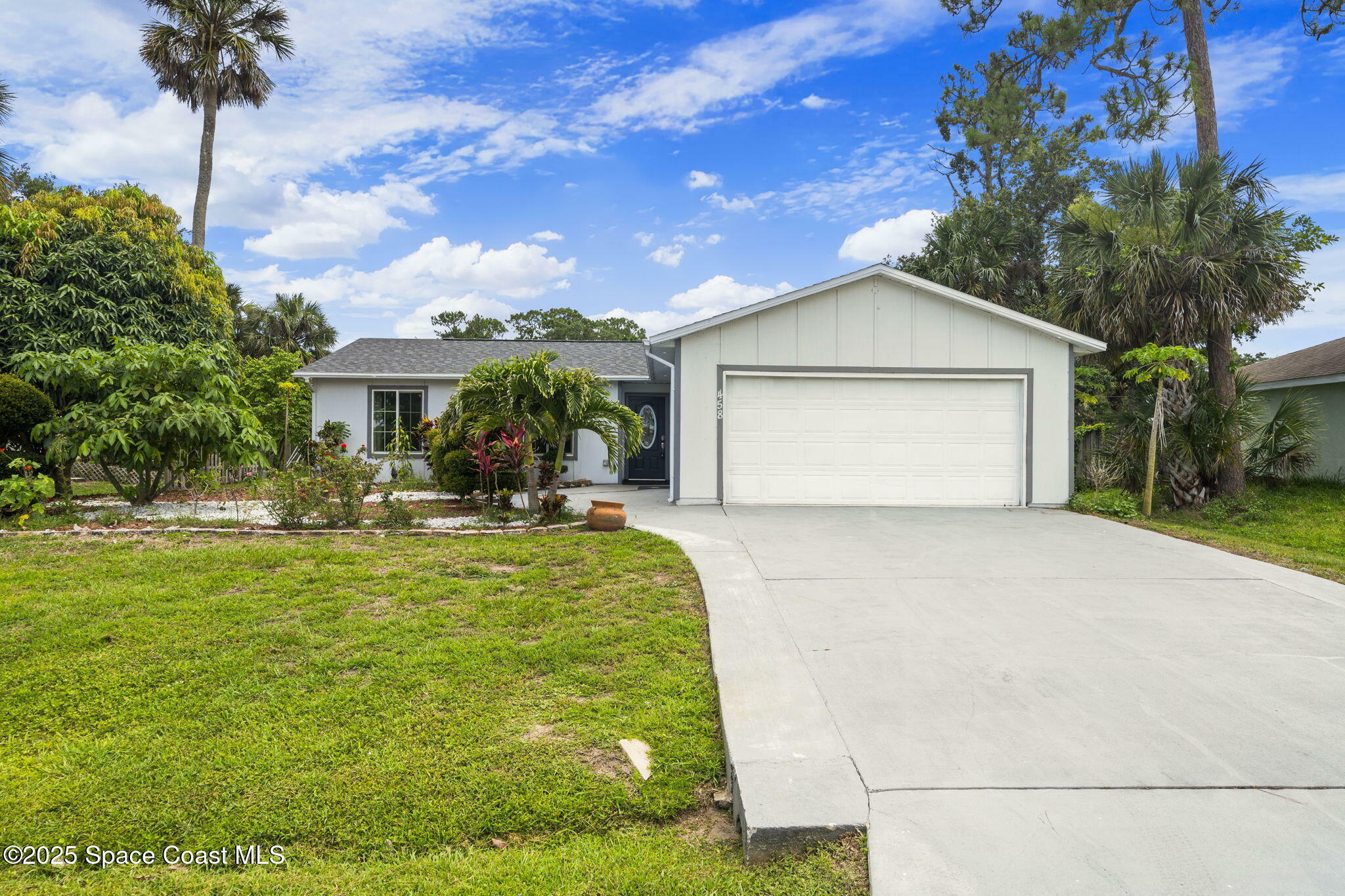 Property Photo: 458 Stendal Road NW FL 32907