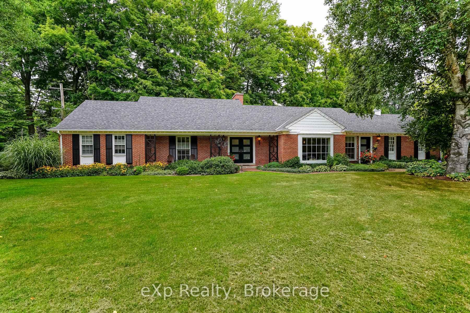 Property Photo: 440 5th 'A' Street W ON N4K 3K7