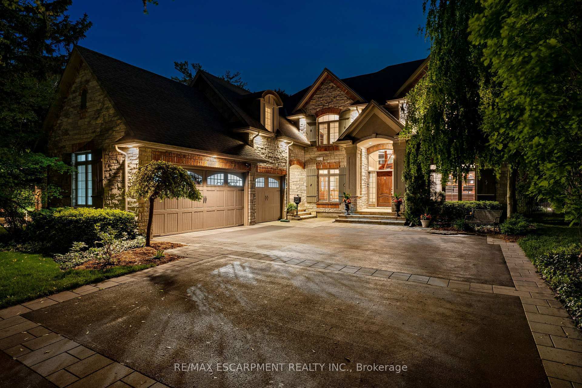 Property Photo: 290 Shoreacres Road ON L7L 2H4