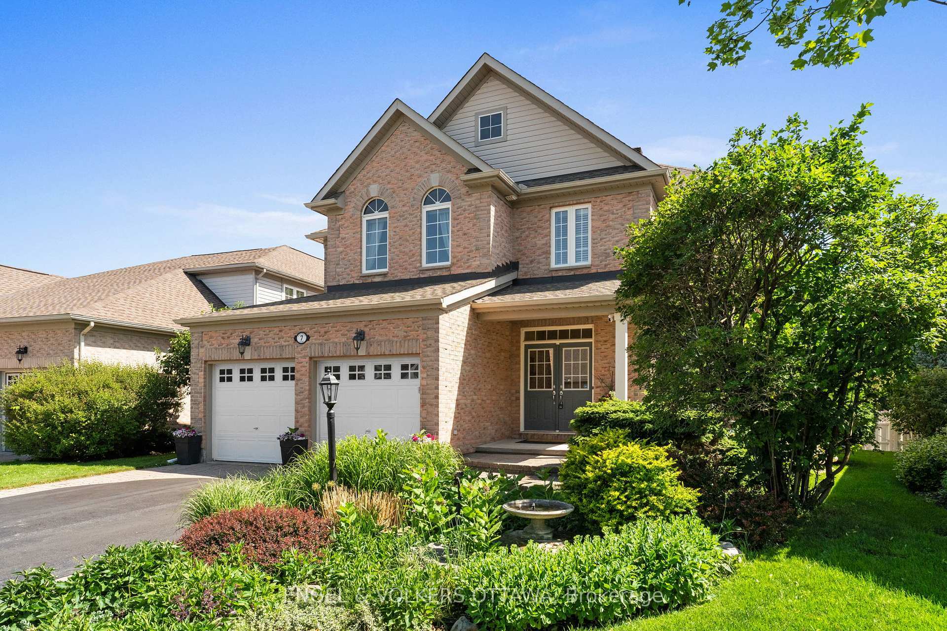 Photo de la propriété: 7 Knotwood Court ON K2J 5E5