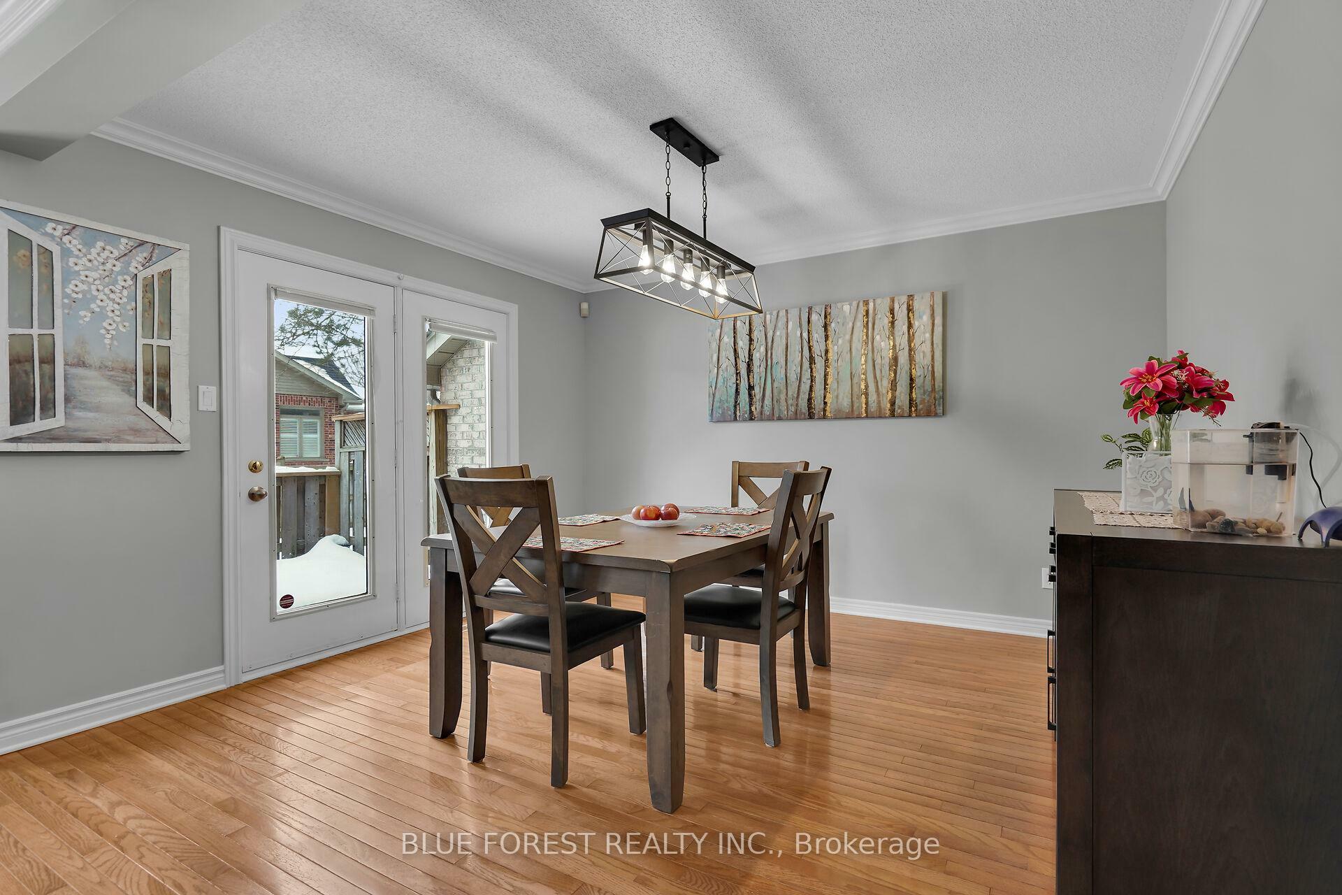 Property Photo: 410 Ambleside Drive 3 ON N6G 4Y3
