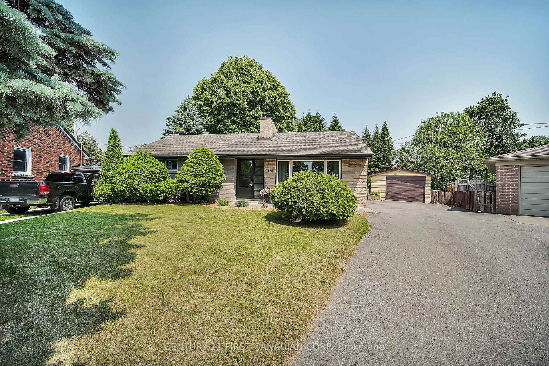 Photo de la propriété: 16 Cronyn Crescent ON N5W 4M6