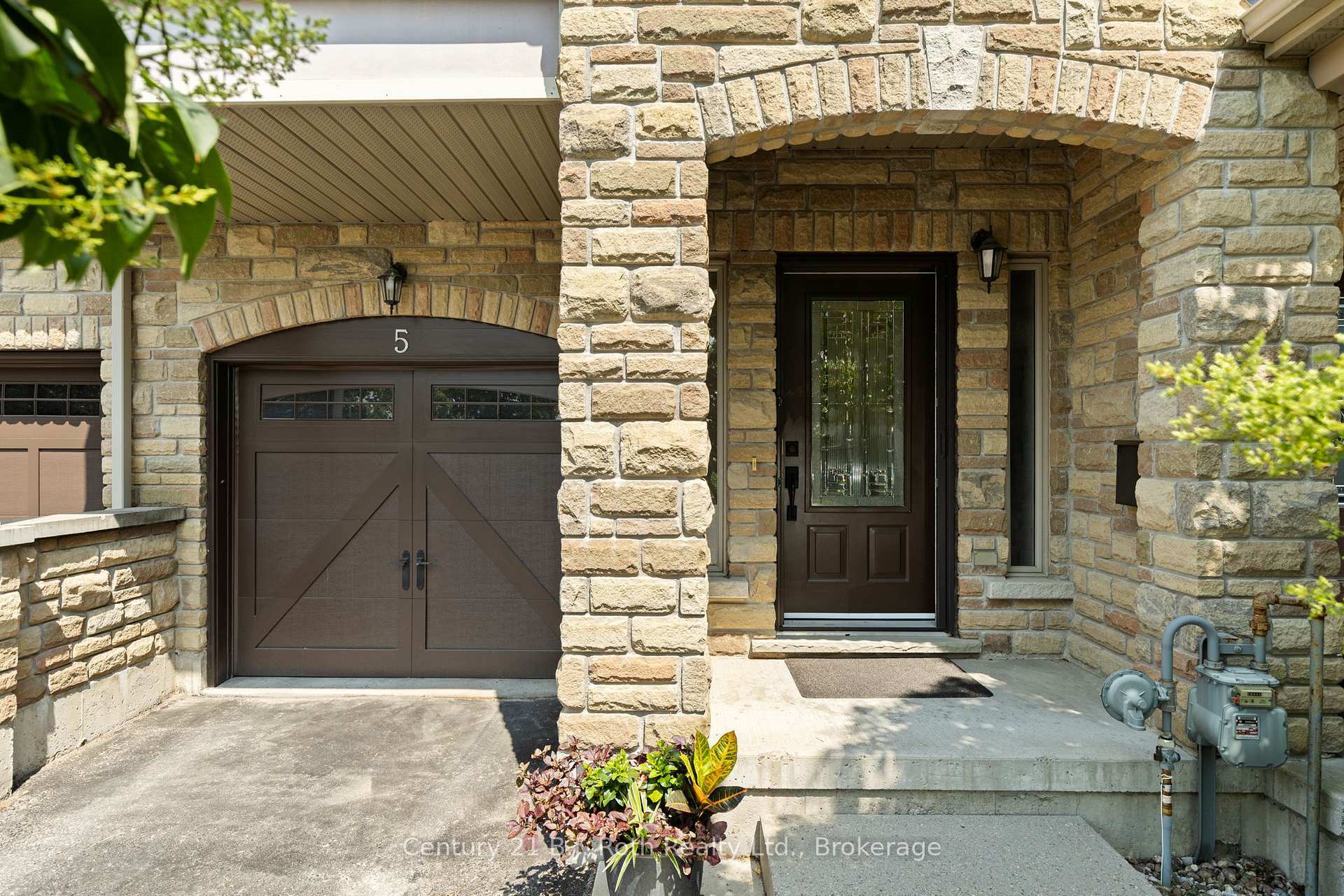 Property Photo: 188 Coldwater Road 5 ON L3V 3L9