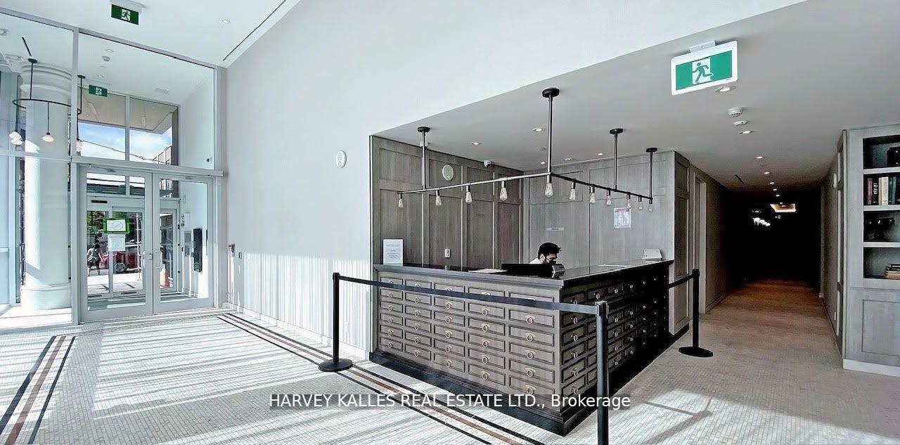 Property Photo: 33 Helendale Avenue 2409 ON M4R 1C5