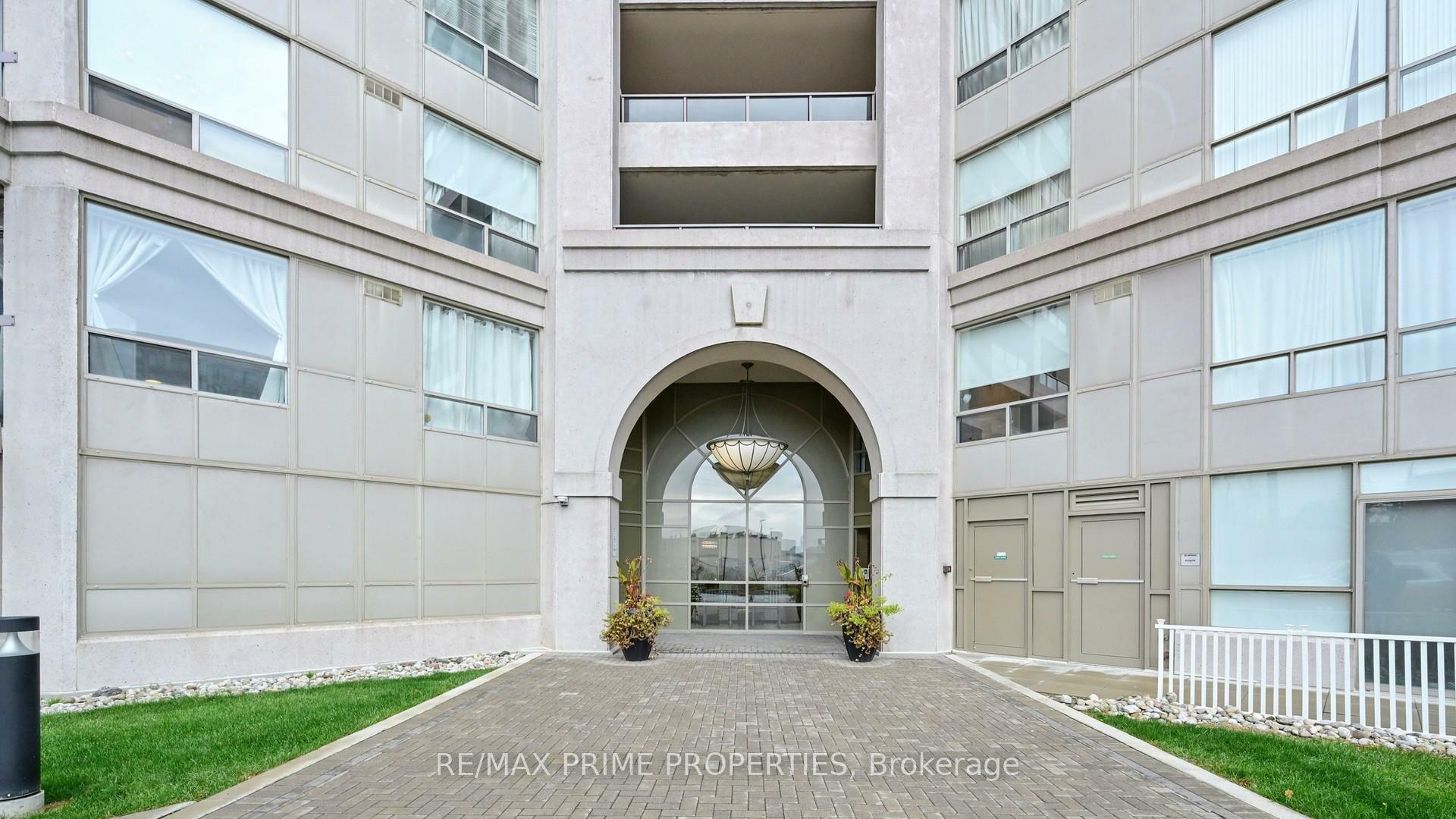 Property Photo: 9015 Leslie Street 301 ON L4B 4J8