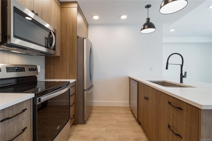 201 Dogwood Dr 305  Ladysmith BC V9G 0C3 photo