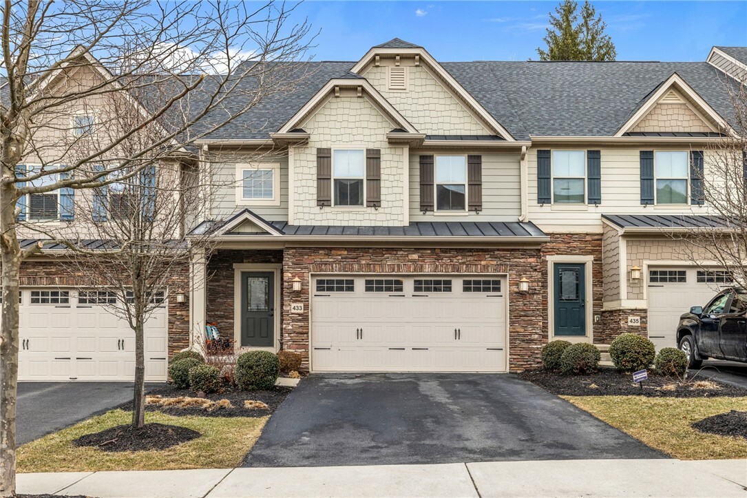 Property Photo: 433 Fairmont Dr PA 15090