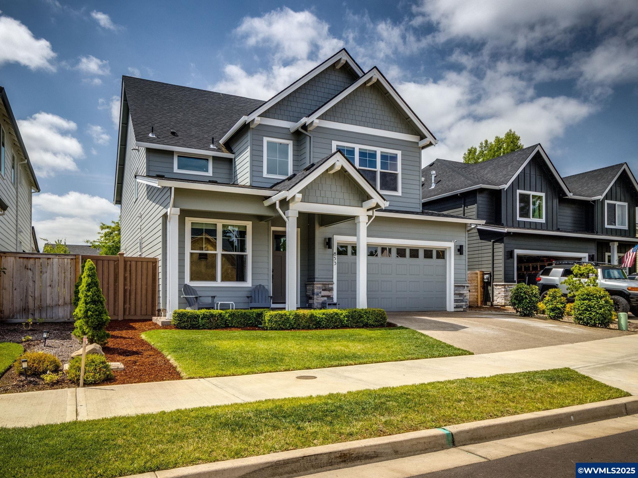 Property Photo:  853 NE 17th Av  OR 97013 