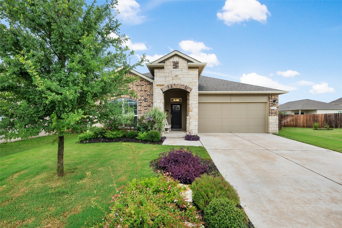 Property Photo: 2533 Buffalo Ford Court TX 78628