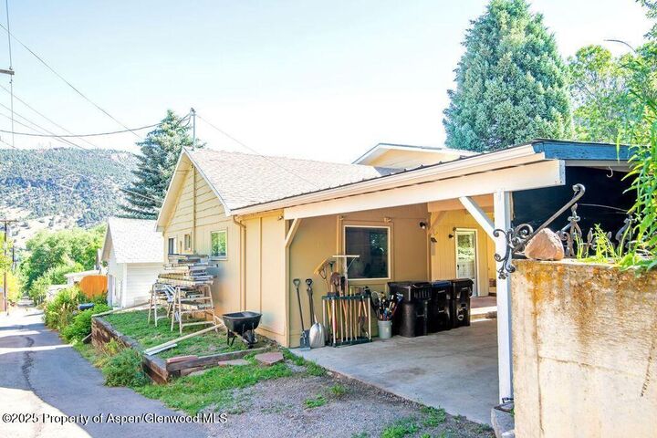 Property Photo:  1105 Bennett Avenue  CO 81601 