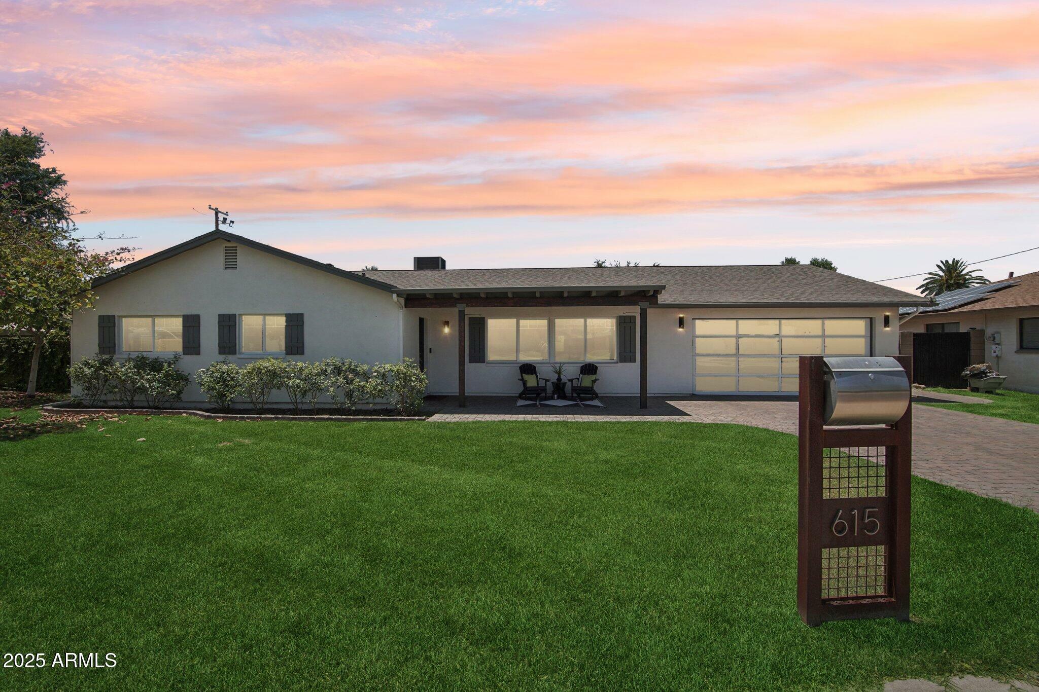 Property Photo: 615 E Winter Drive AZ 85020