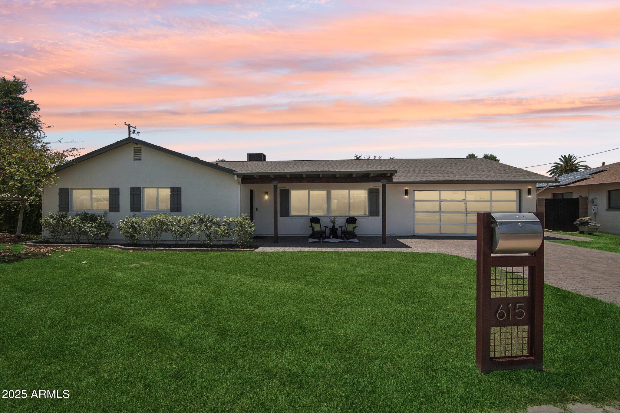 Property Photo: 615 E Winter Drive AZ 85020