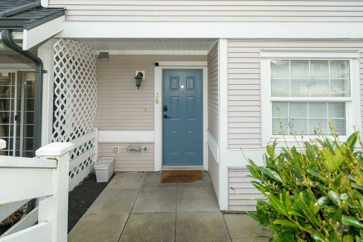 Property Photo: 11355 236 Street 38 BC V2W 1W4