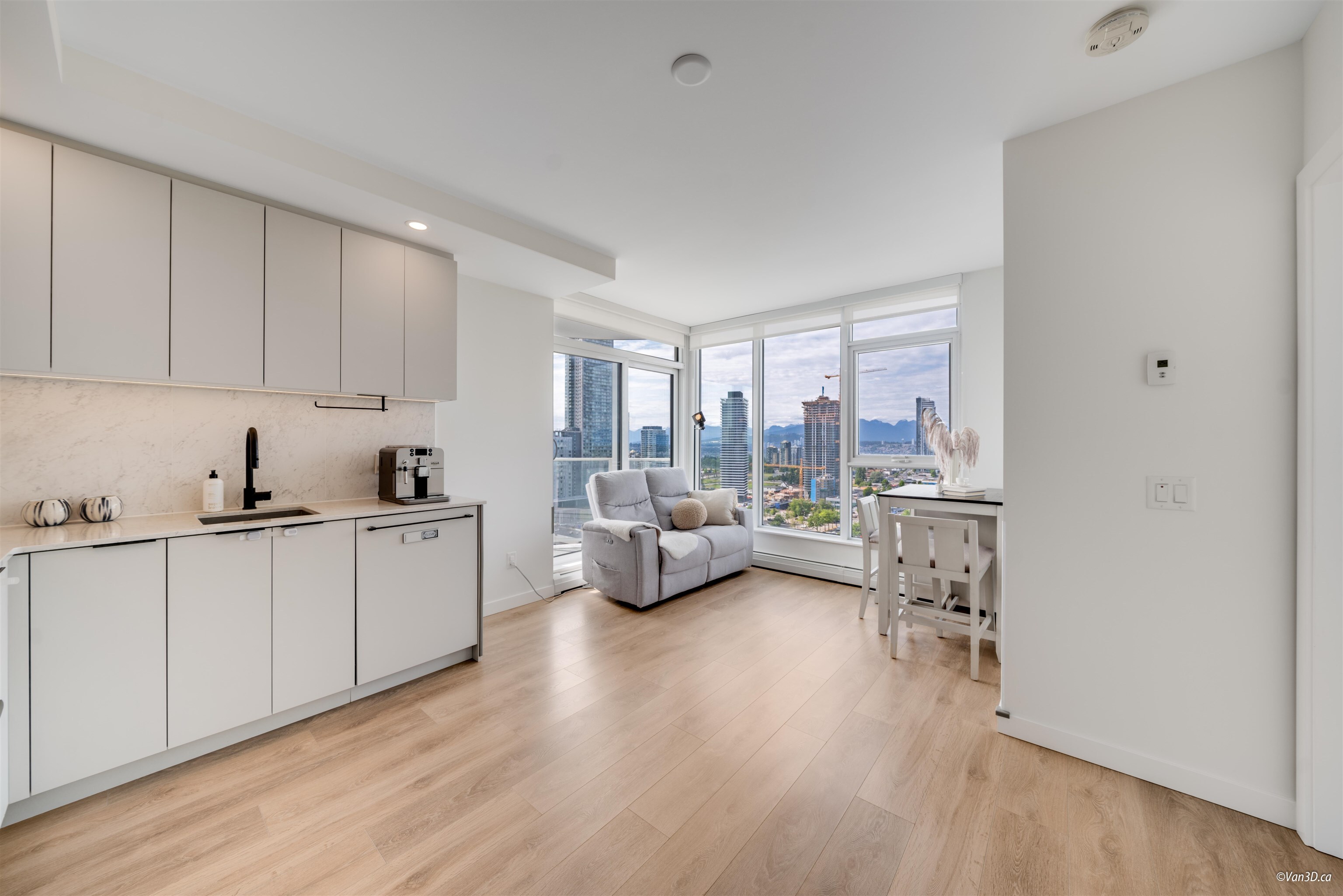 Property Photo: 13685 102 Avenue 2211 BC V3T 0S2