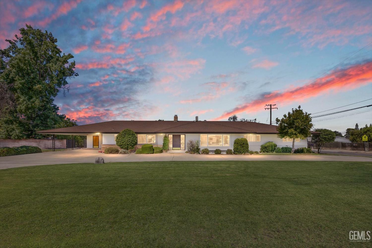 495 Garnsey Avenue  Bakersfield CA 93309 photo