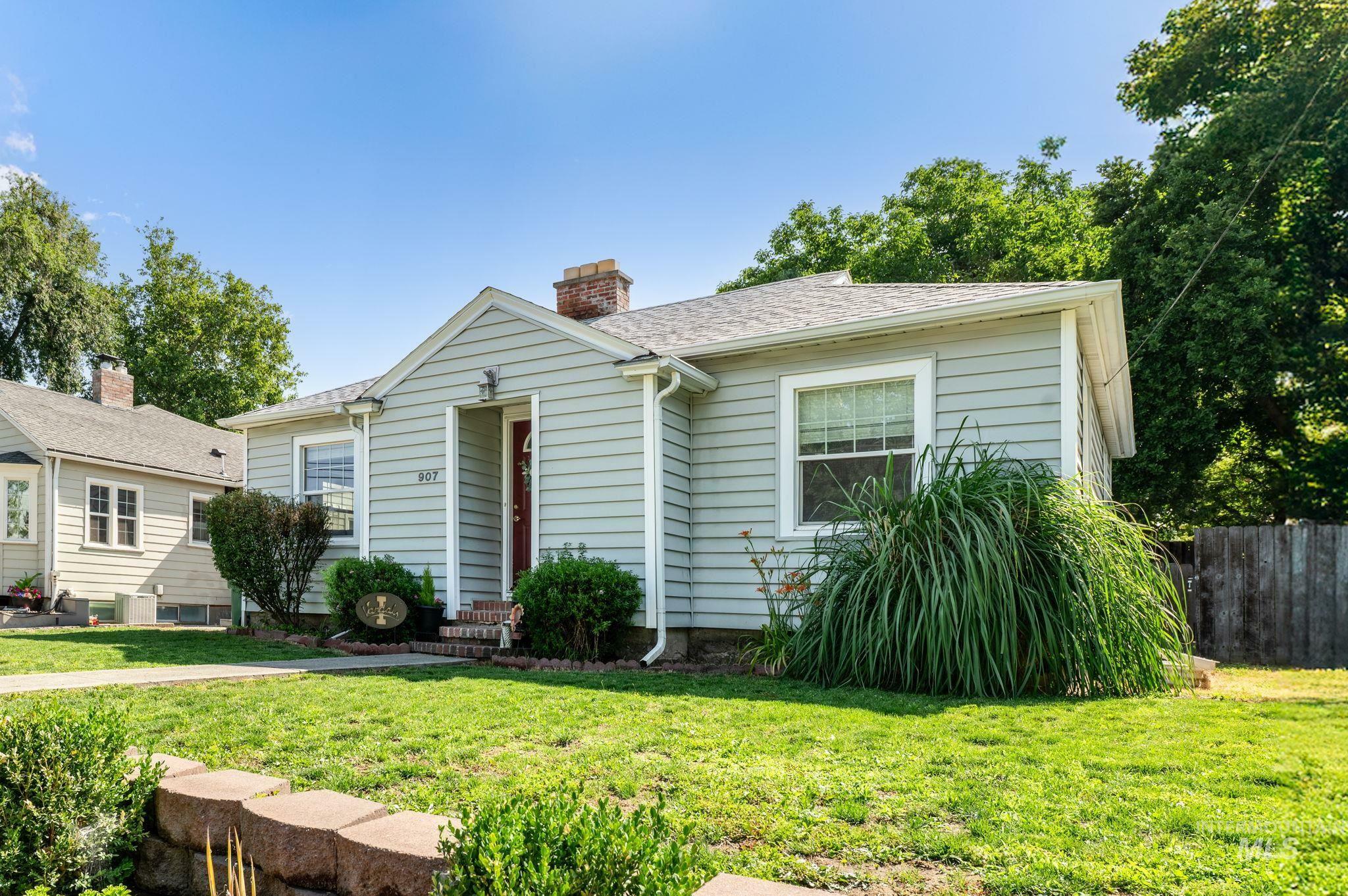 Property Photo:  907 3rd St  ID 83501 