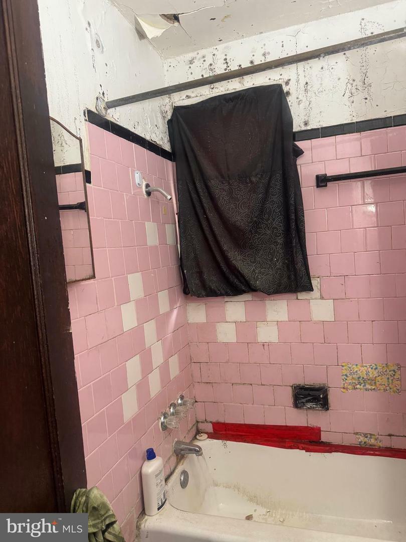 Property Photo: 1400 Farmingdale Avenue MD 20743