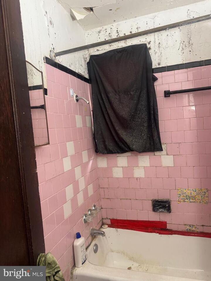 Property Photo:  1400 Farmingdale Avenue  MD 20743 