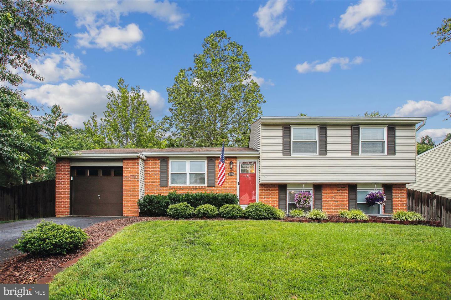 Property Photo: 4328 Rolling Stone Way VA 22306