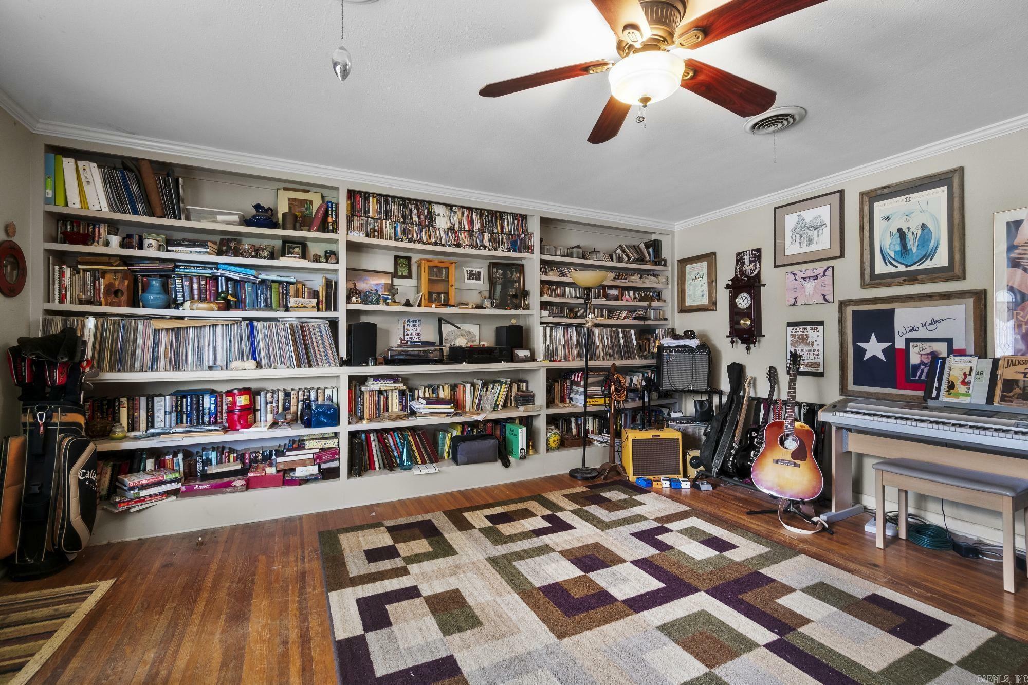 Property Photo: 817 W 55th St AR 72118
