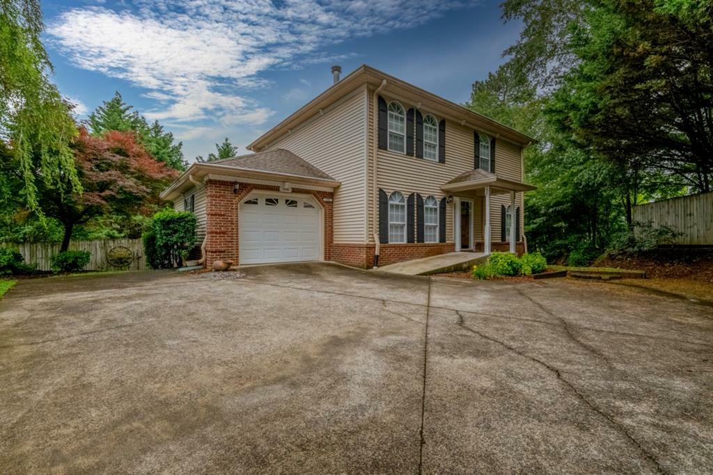 Property Photo: 1694 Burnt Oak Drive GA 30721