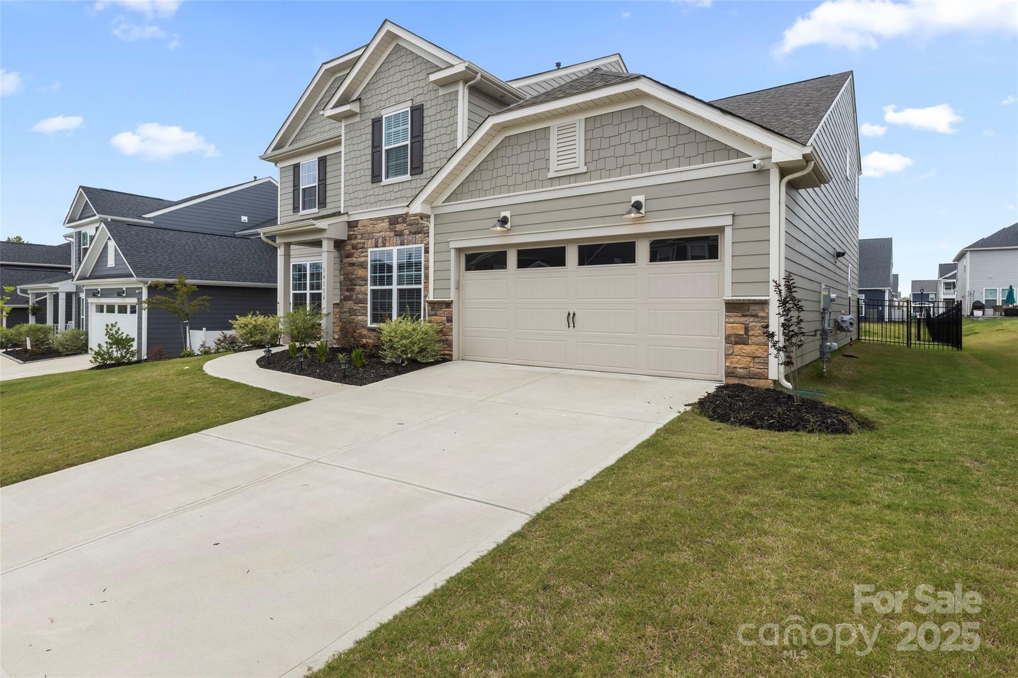 Property Photo: 14116 Glaswick Drive NC 28278