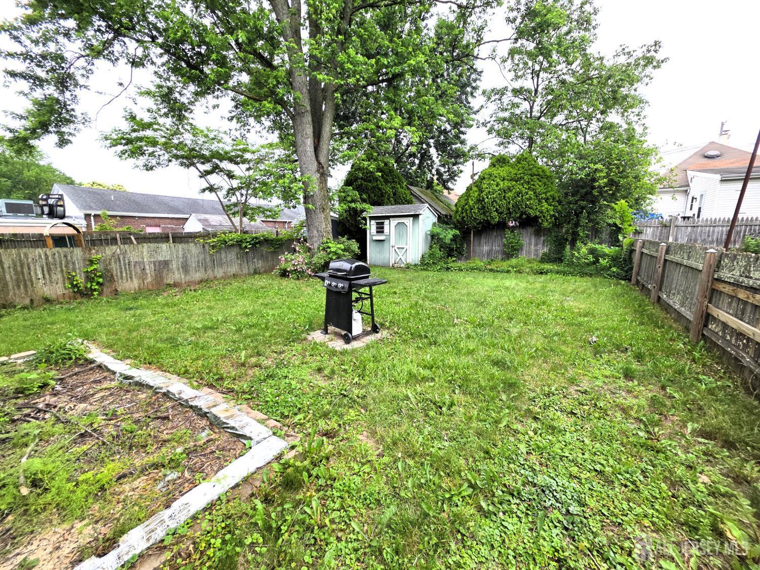 Property Photo: 4 Vale Street NJ 08817