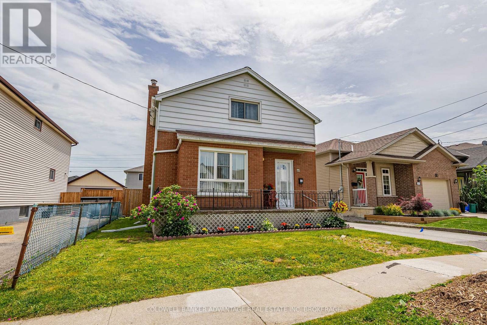 Photo de la propriété:  104 Wallace Avenue South  ON L3B 1R5 