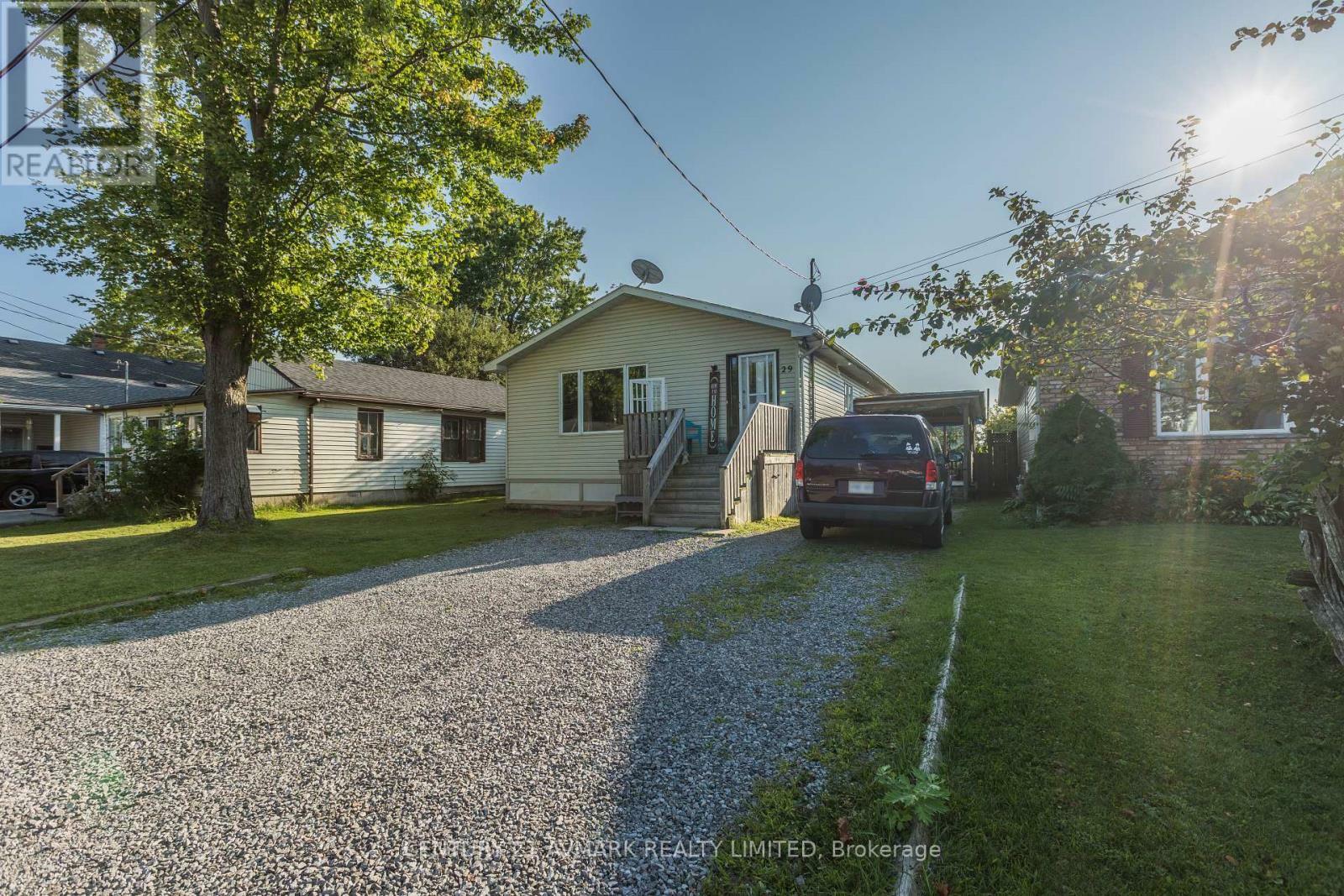 Property Photo: 29 Lillian Street ON L2A 5M1