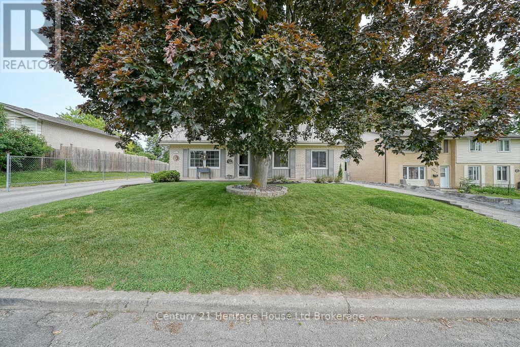 Property Photo: 1003 B Nesbitt Crescent ON N4S 7N9
