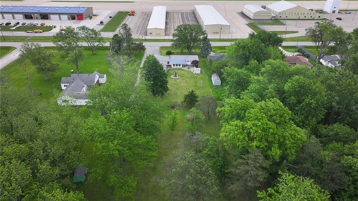 Property Photo: 707 S Airport Road IL 62521
