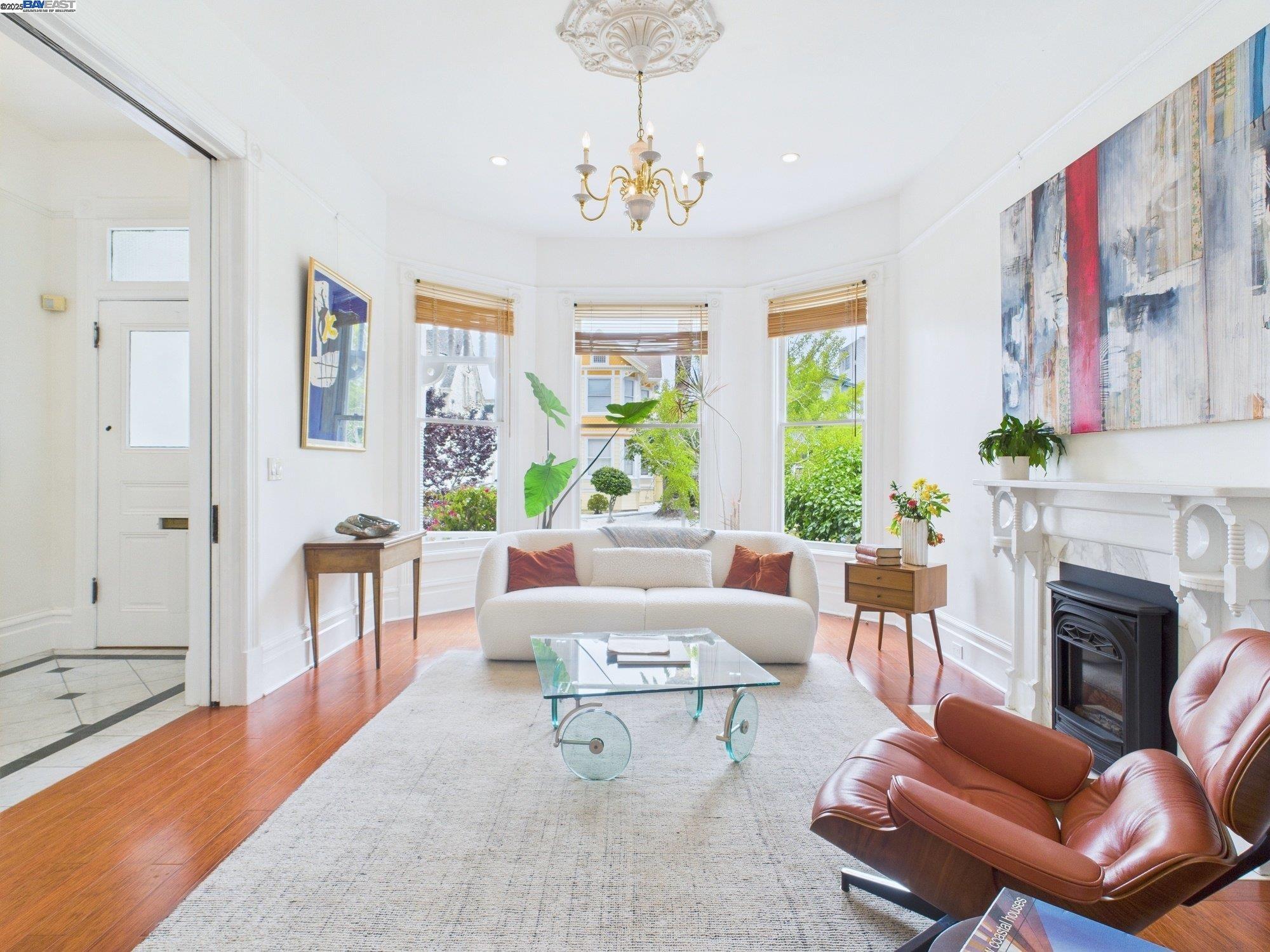 Property Photo: 1709 Myrtle St CA 94607