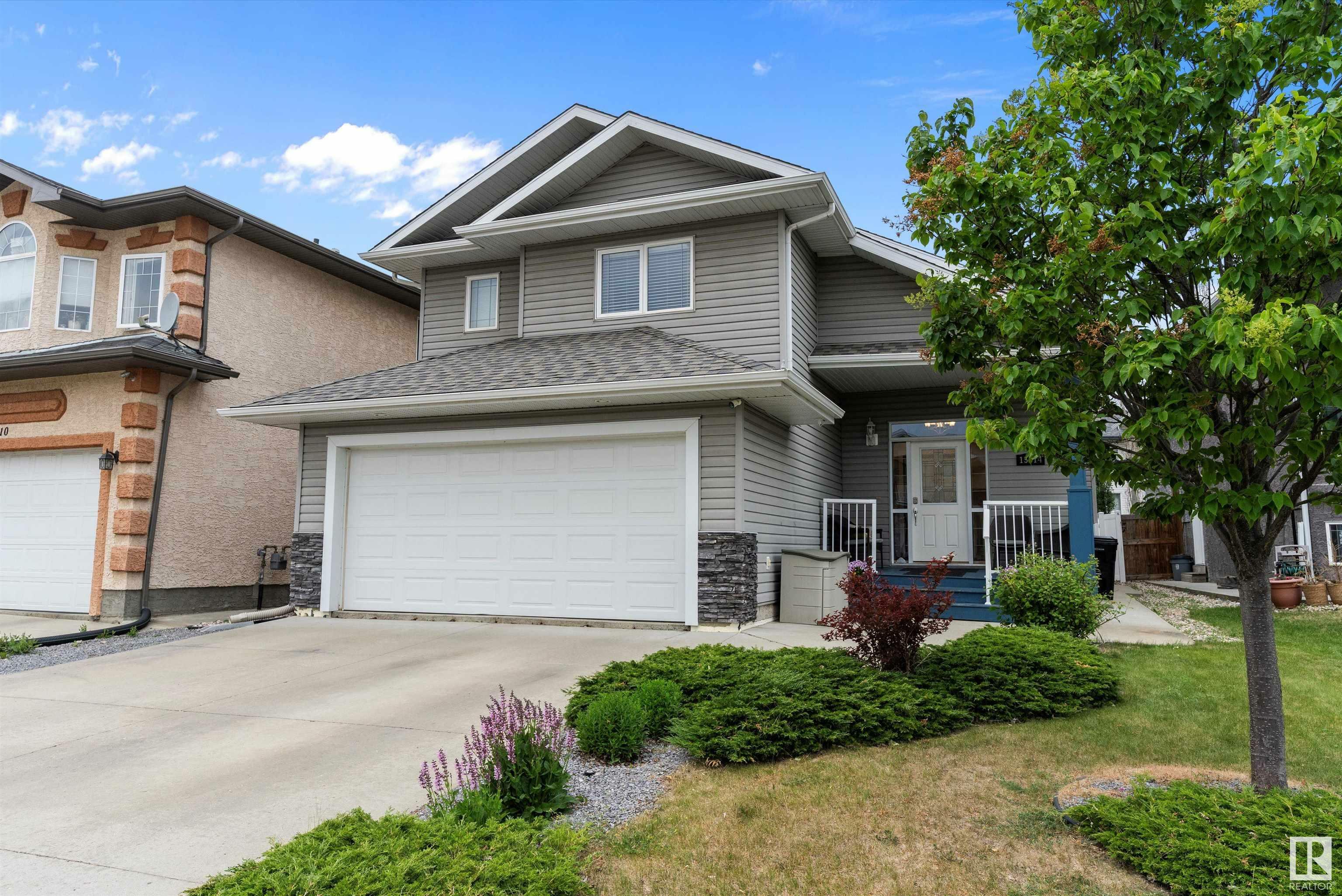 15514 52A Street NW  Edmonton AB T5Y 2X5 photo