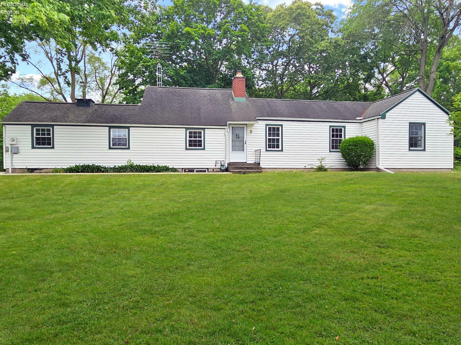 Property Photo: 545 Mulberry Street OH 43410