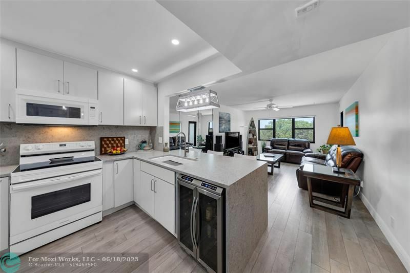 Property Photo:  900 River Reach Dr 518  FL 33315 