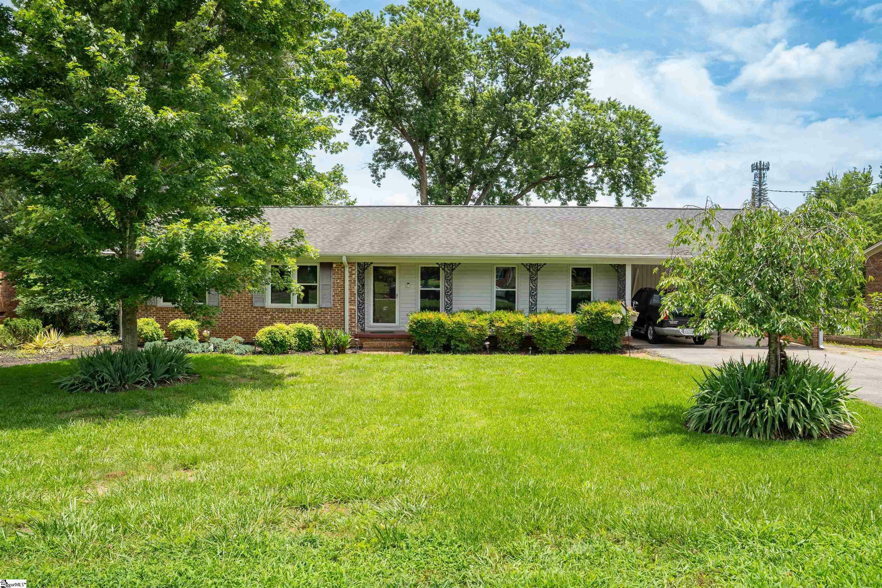 Property Photo: 117 Russell Street SC 29307