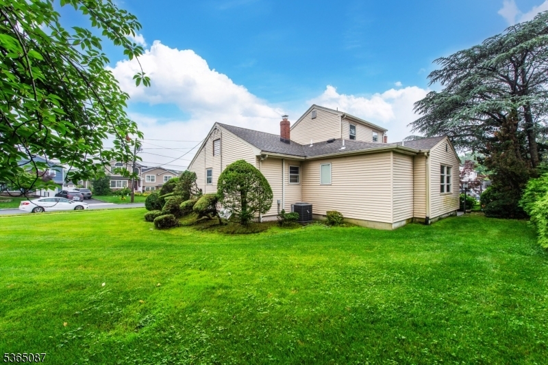 Property Photo: 6 Rutgers Pl NJ 07013