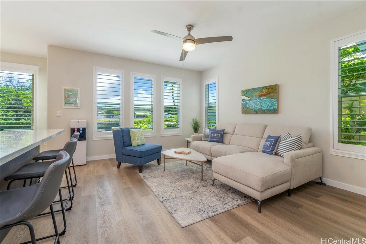 Property Photo: 520 Lunalilo Home Road 354 HI 96825