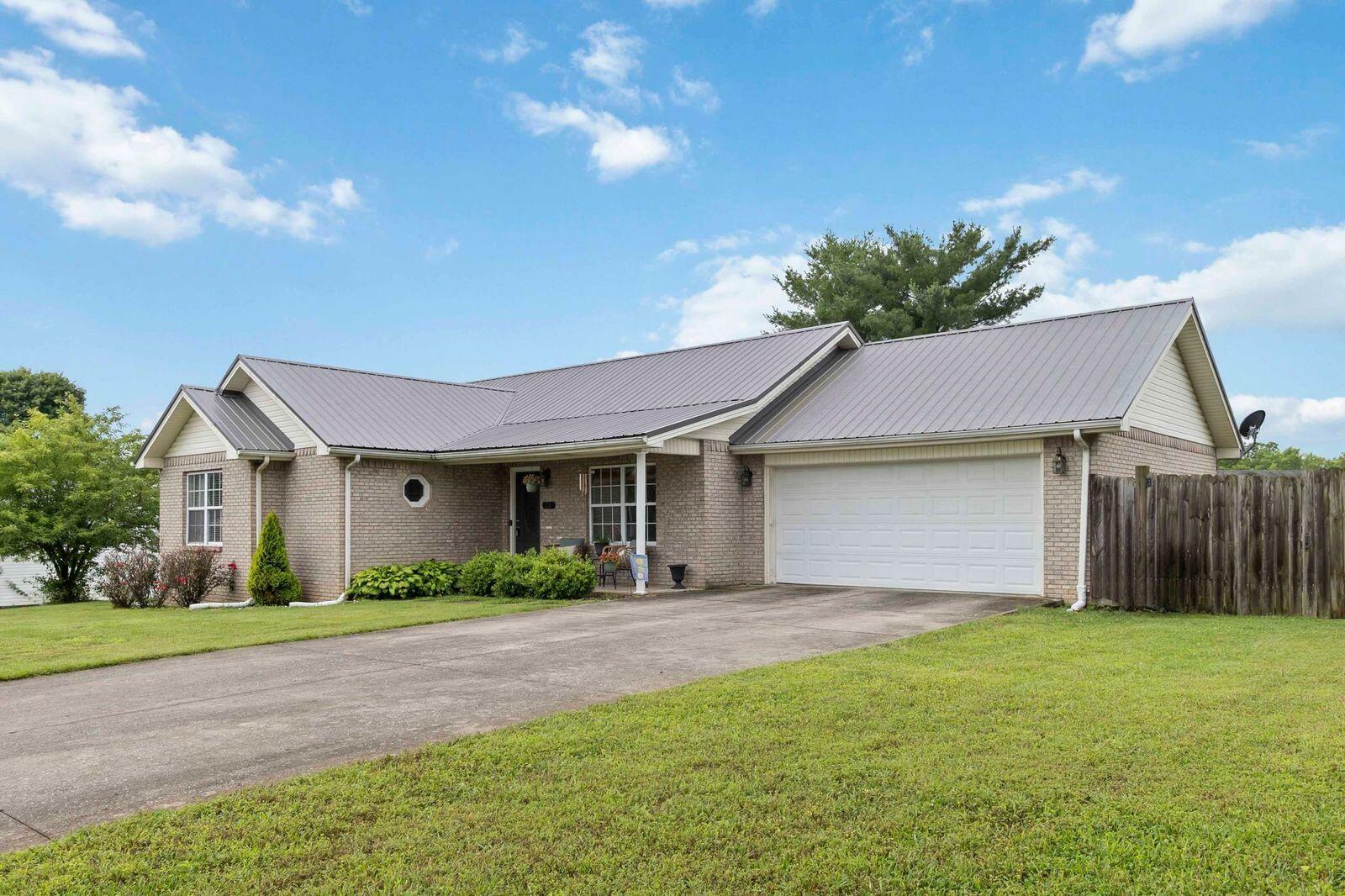 Property Photo: 75 Waterford Way KY 42501