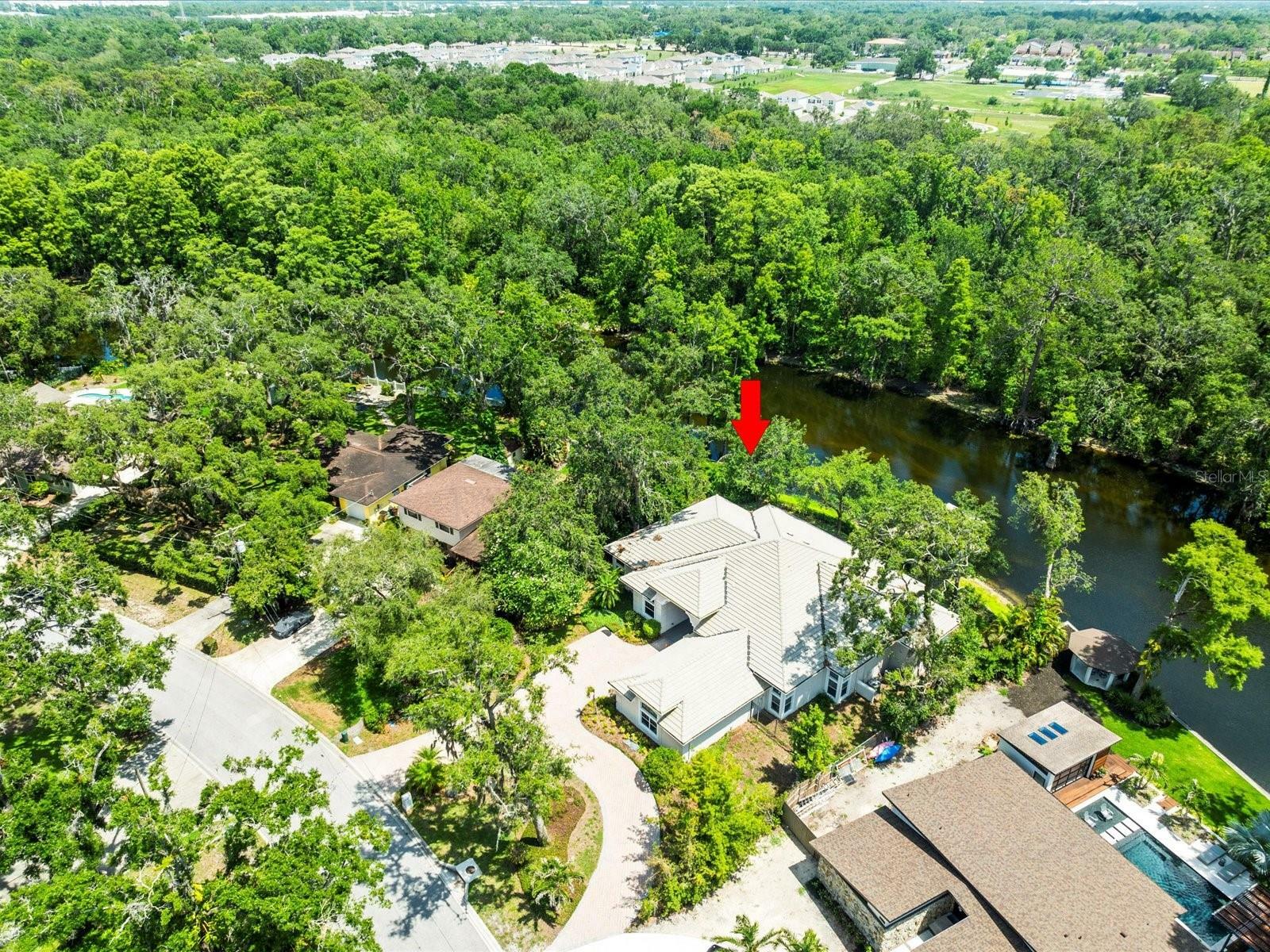 Property Photo: 713 Argyle Place FL 33617