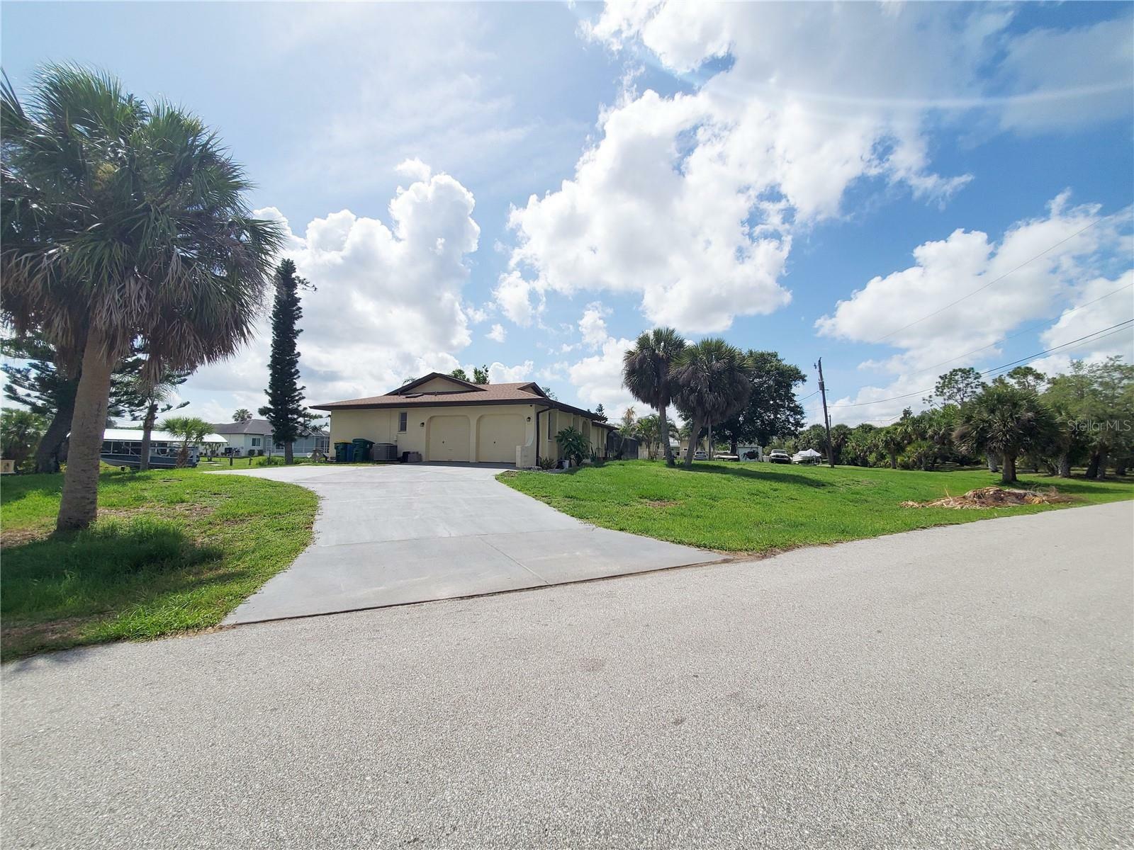 Property Photo: 3456 Highlands Road FL 33983