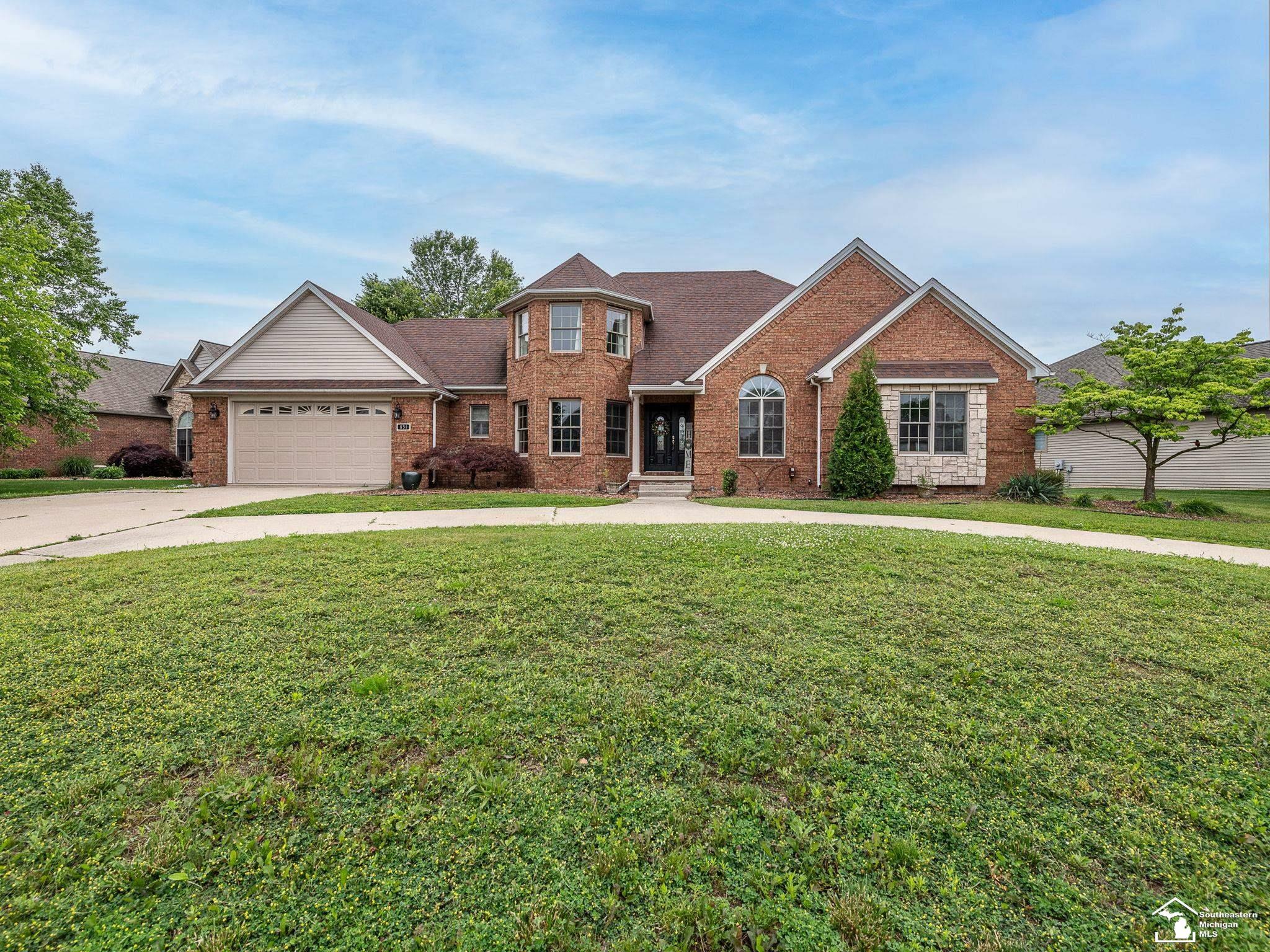 Property Photo: 831 Saint James Park Avenue MI 48161