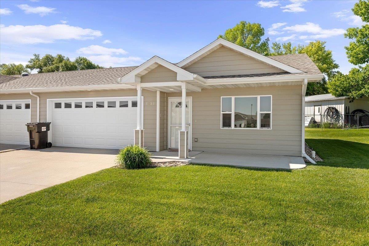 Property Photo: 1233 Silverbrook Lane SD 57783
