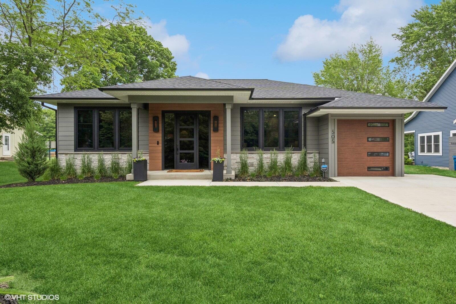 Property Photo:  505 Grand Street  MI 49453 