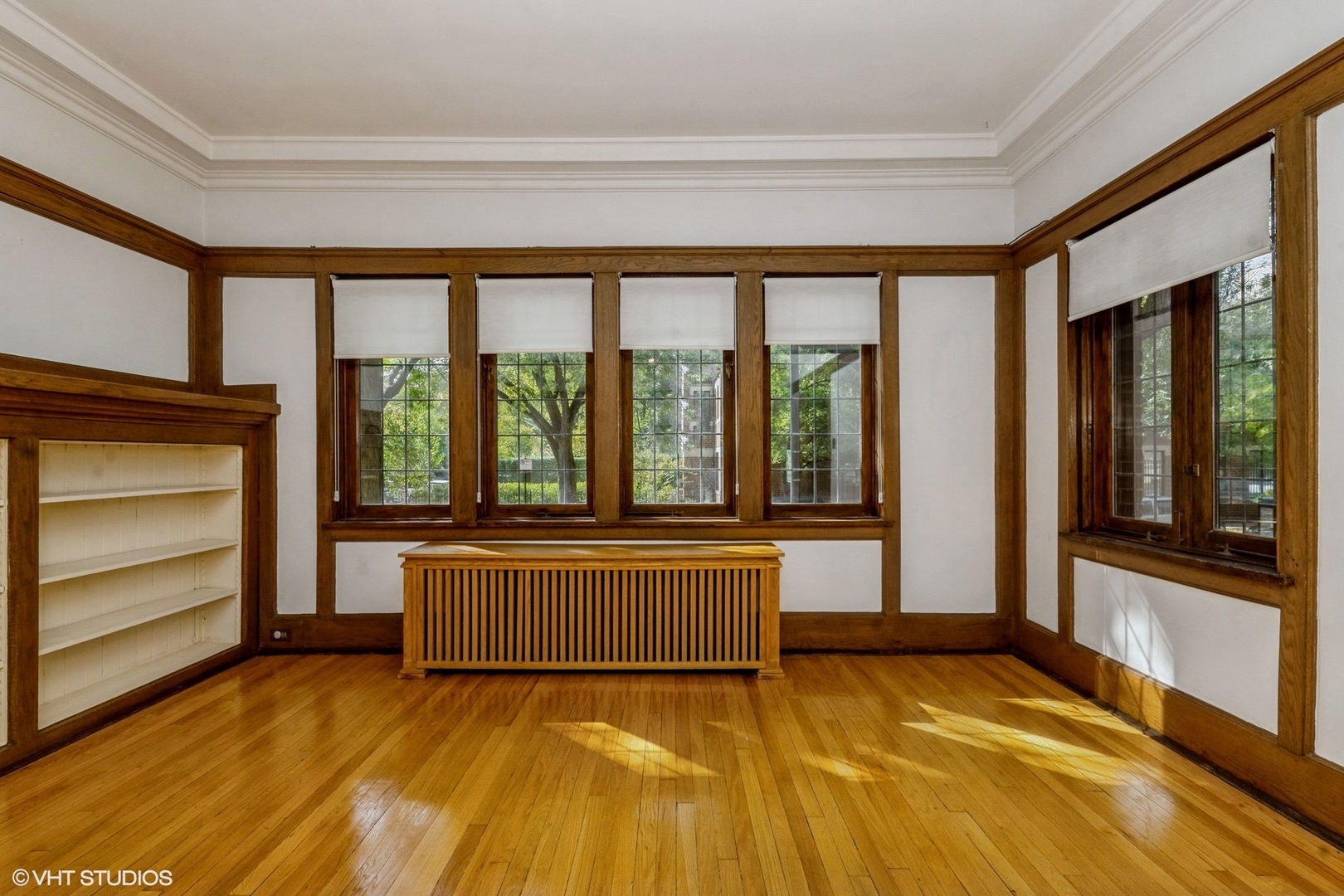 Property Photo: 5656 S Dorchester Avenue 1 IL 60637