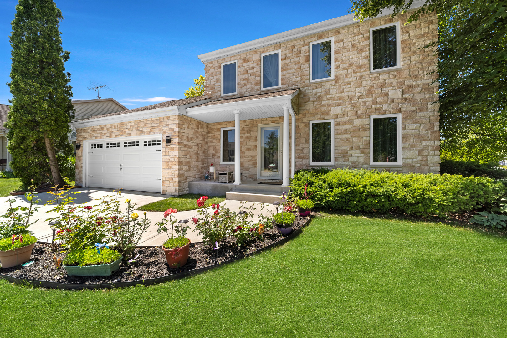 Property Photo: 264 N Southport Road IL 60060