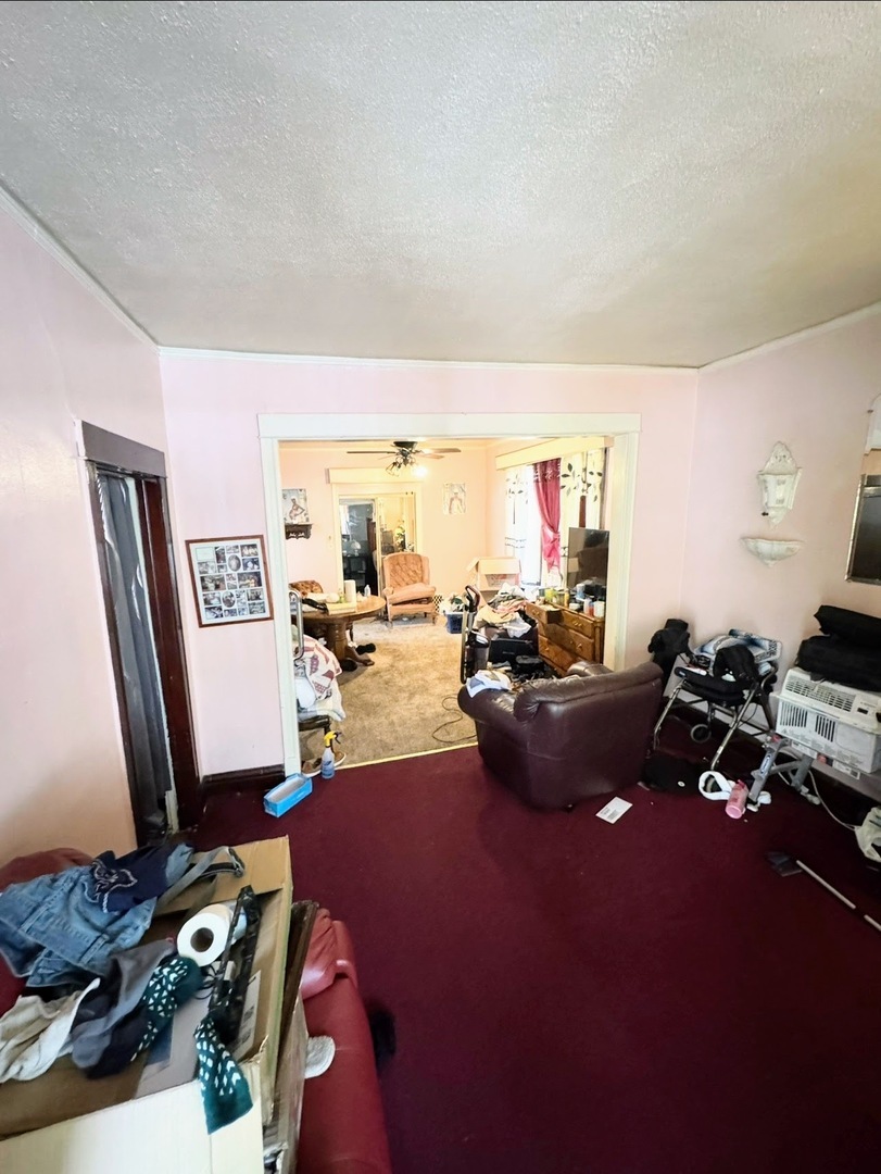 Property Photo: 6427 S Winchester Avenue IL 60636